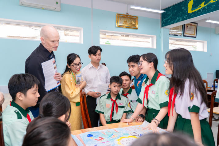 13Win 21 link không chặn Khoa Tiếng Anh mang trải nghiệm 13Win 21 kênh chính thức sáng tạo đến học sinh THCS Hà Huy Tập 30