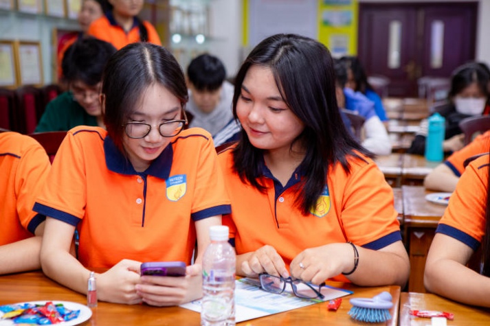 13Win 21 link không chặn Khoa Tiếng Anh thi tài tìm hiểu về  “Hành trình của Bác” 52