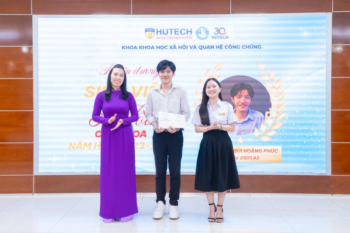 Khoa Khoa học Xã hội và Quan hệ Công chúng 13WIN13 vinh danh Tải app 13Win đạt thành tích xuất sắc năm học 2023-2024 64