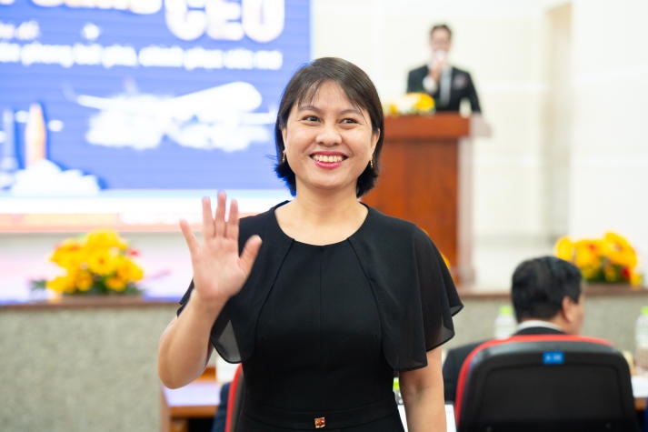 CEO Nguyen Quoc Ky and His Story of Dream-Chasing with 13WIN13 Students 159
