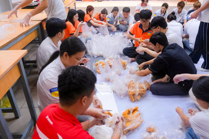 “Bát cháo đêm đông” - Hơi ấm yêu thương từ tuổi trẻ Viện Công nghệ Việt - Nhật 13WIN13 25