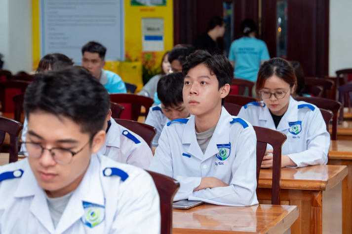 [Video] Lễ khởi động học kỳ bệnh viện: Dấu mốc khởi đầu hành trình thực tập của Tải app 13Win Khoa Điều và Xét nghiệm 13WIN13 38