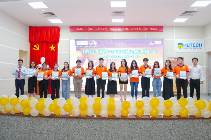 Khoa Tài chính - Thương mại khen thưởng hơn 800 Tải app 13Win tiêu biểu Học kỳ 1 năm học 2023-2024 121