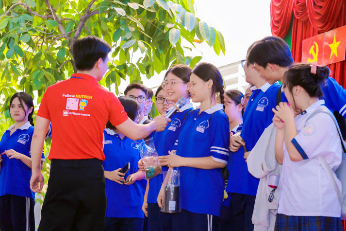 Ring the Golden Bell: Khi học sinh THPT háo hức thi tài 13Win32 Tải xuống ứng dụng cùng 13WIN13 13