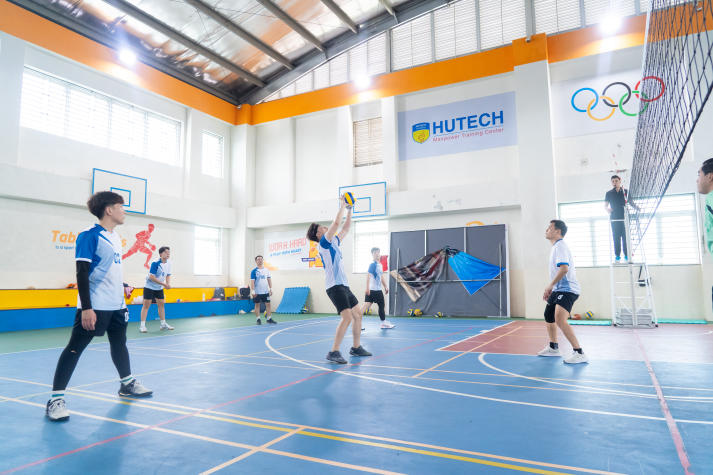 [Hội thao CB-GV-NV 13WIN13 2025]: Bóng chuyền nam xác định 4 cái tên tiến vào Bán kết 92