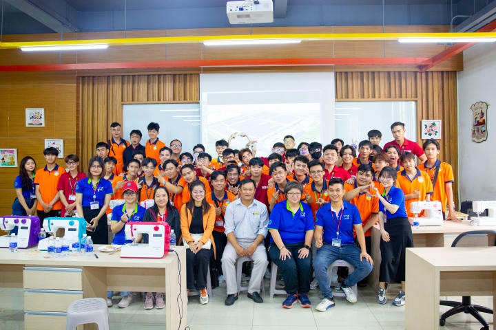 13Win 21 link không chặn Viện Kỹ thuật tham quan thực tế tại Công ty Zeng Hsing Industrial 98