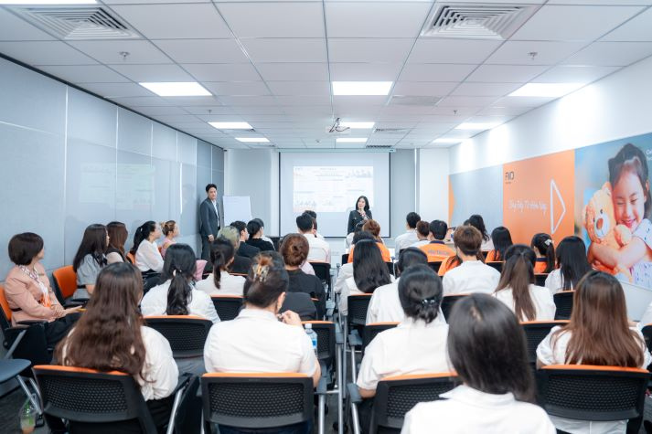 PR-ers 13WIN13 “bỏ túi” bí quyết phát triển sự nghiệp từ chuyên gia FWD Việt Nam 40