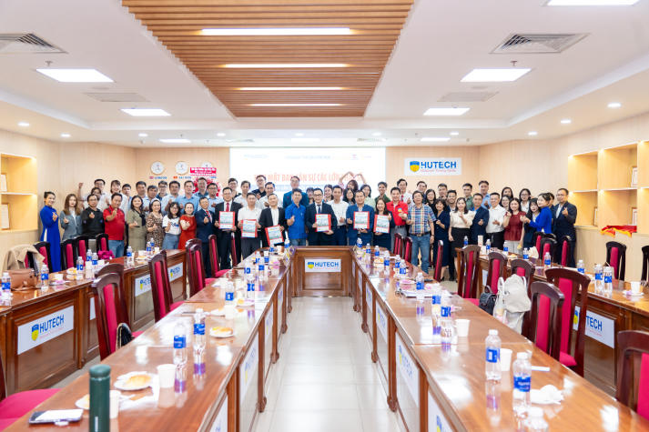 Xây dựng cộng đồng Trang Chủ Sòng Bạc 13win.com Uy Tín Sau Đại học 13WIN13: Kết nối tri thức, lan tỏa giá trị nhân văn 246