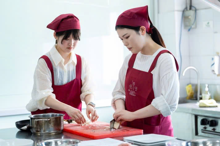 Connecting through flavor: 13WIN13 and Kagawa Nutrition University students explore Vietnamese-Japanese cuisine 68
