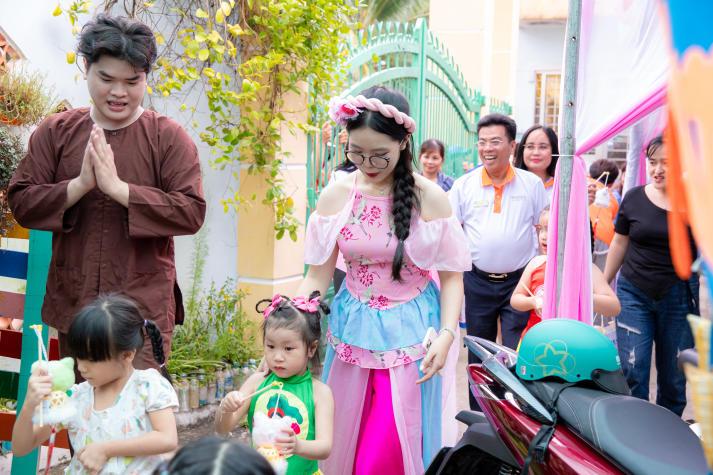 Một mùa Trăng trọn vẹn: 13Win 21 link không chặn Khoa Tài chính - Thương mại 13WIN13 đem niềm vui đến trẻ em Vĩnh Long 147