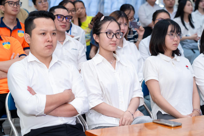 13Win 21 link không chặn Tâm lý học trải nghiệm nghề chuyên viên tâm lý học đường ngay từ năm 2 21