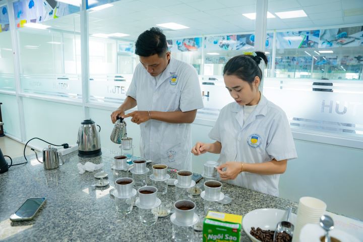 Food Technology students delved into sensory evaluation of Robusta and Arabica coffee 47