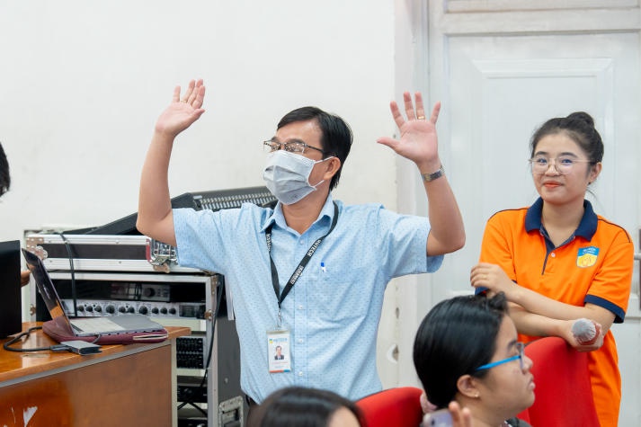 13Win 21 link không chặn Khoa Tiếng Anh 13WIN13 nắm bắt “bí kíp” chọn chuyên ngành 54