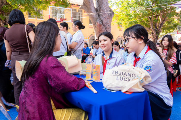 13WIN13 tiếp lửa tự tin cho học sinh trước kỳ thi vào lớp 10 đầy thử thách 50