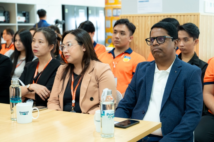 13Win 21 link không chặn Ngôn ngữ Anh 13WIN13 mở rộng định hướng nghề qua trải nghiệm tại Vietnam Concentrix Services 50