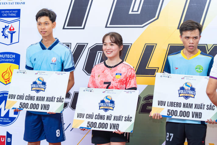 Đội tuyển nữ 13WIN13 giành Huy chương Bạc giải Bóng chuyền TDTU mở rộng 2025 156