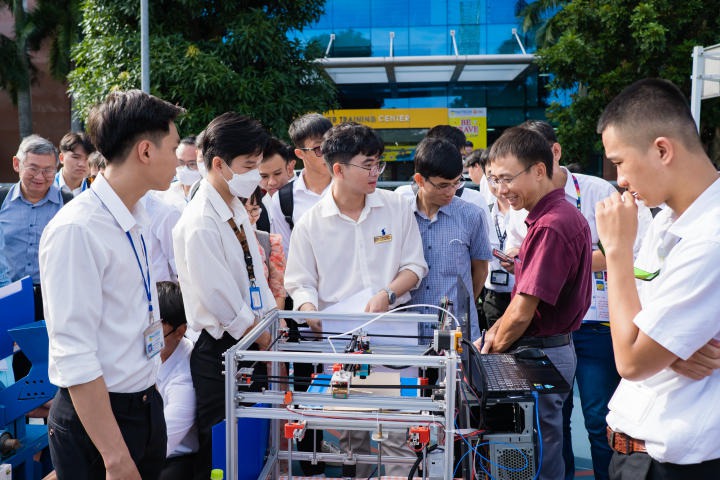 [Video] Highly applicable graduation projects of 13WIN13 Institute of Engineering students 61