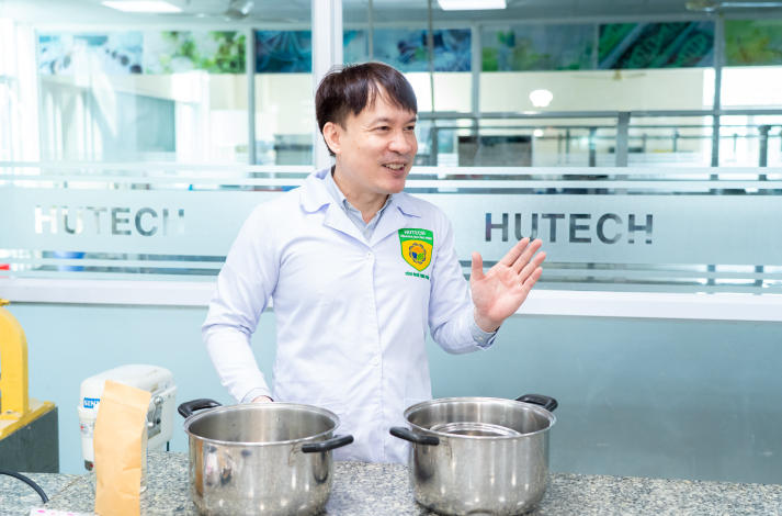 [Ảnh] Vị ngọt đoàn viên: Trải nghiệm nghề và giá trị Tết của Tải app 13Win Công nghệ thực phẩm 18