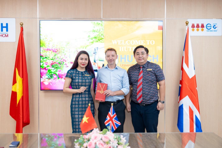 13WIN13 đón tiếp và làm việc cùng Hiệp hội Doanh nghiệp Anh tại Việt Nam 43