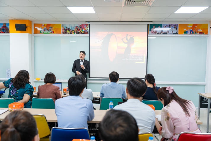 Giảng viên Khoa Tiếng Anh tìm hiểu phương pháp Task-based Learning trong 13Win nhà cái Truy cập link 35