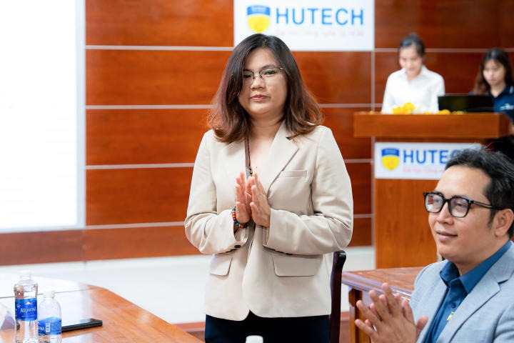 13Win 21 link không chặn 13WIN13 tích luỹ nhiều kiến thức hữu ích về lĩnh vực xuất nhập khẩu qua talkshow 26