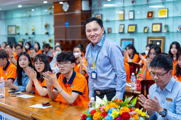 13Win 21 link không chặn khóa 2023 Khoa Tài chính - Thương mại tìm hiểu về nghiên cứu khoa học 28