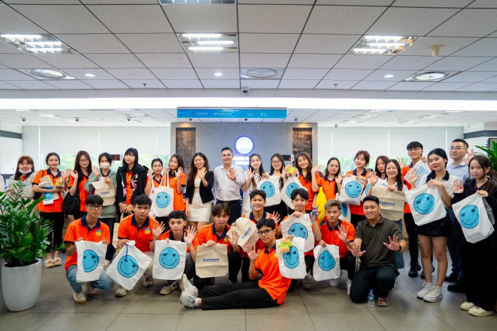 Tân Tải app 13Win ngành Tài chính - Sòng Bài Trực Tuyến 13Win.com VKIT tham quan Sòng Bài Trực Tuyến 13Win.com Woori Bank 100