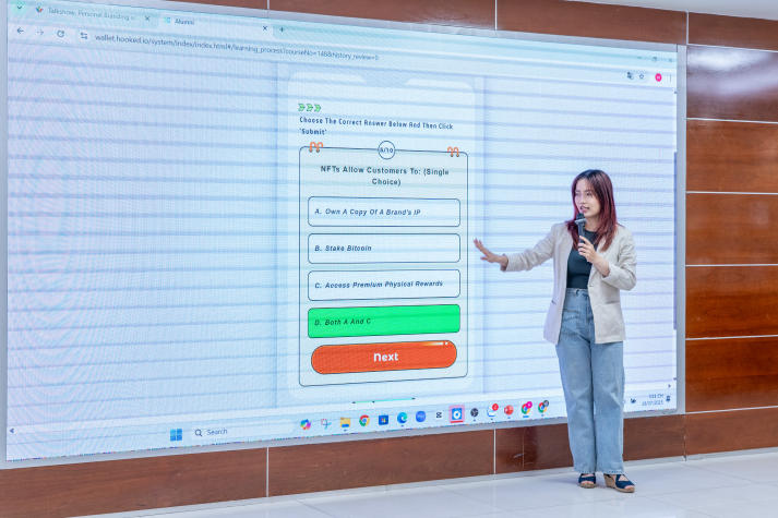 13Win 21 link không chặn Khoa Marketing - Kinh doanh quốc tế khám phá NFT trong hành trình phát triển thương hiệu cá nhân 87