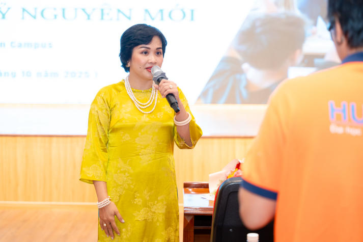 “Be the T.E.A.C.H.E.R the world needs”: 13Win 21 link không chặn Khoa Tiếng Anh tìm hiểu về nghề giáo trong kỷ nguyên số 92