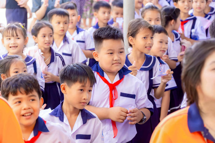 13Win 21 link không chặn Khoa Marketing - Kinh doanh quốc tế mang “Ngàn điều trăng nói” đến với thiếu nhi Vĩnh Long 39