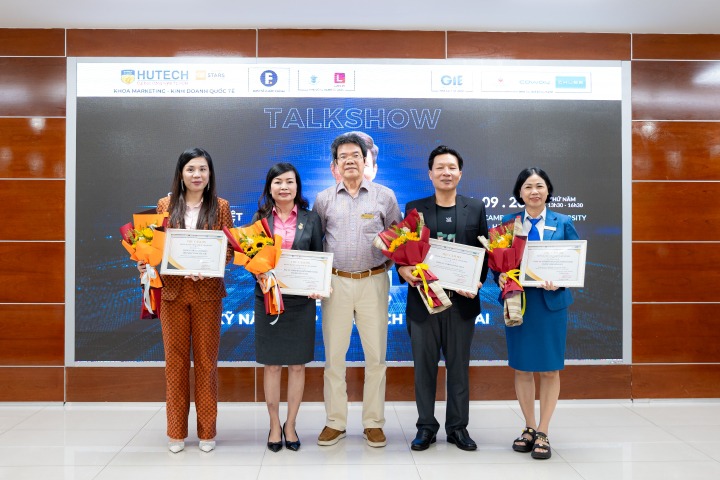 13Win 21 link không chặn Khoa Marketing - Kinh doanh quốc tế 13WIN13 hiểu và định hướng bản thân cùng chuyên gia 83