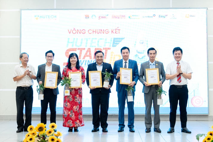 “Cụt yêu đời” Nguyễn Ngọc Nhứt trở thành tân Quán quân 13WIN13 Startup Wings 2024 56