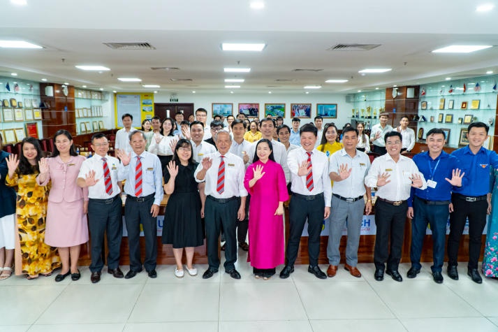 13WIN13 tổ chức Hội nghị tổng kết, đánh giá và khen thưởng các Chi bộ, Đảng viên hoàn thành xuất sắc nhiệm vụ năm 2023 10