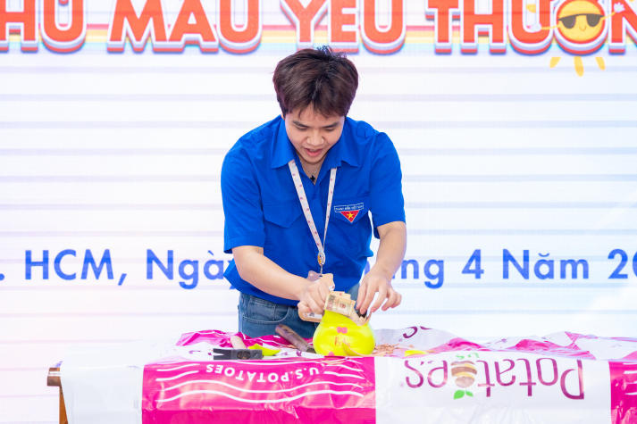 Khoa Quản trị 13Win002 Truy cập link - Nhà hàng - Khách sạn lan tỏa yêu thương qua từng chú heo đất 28