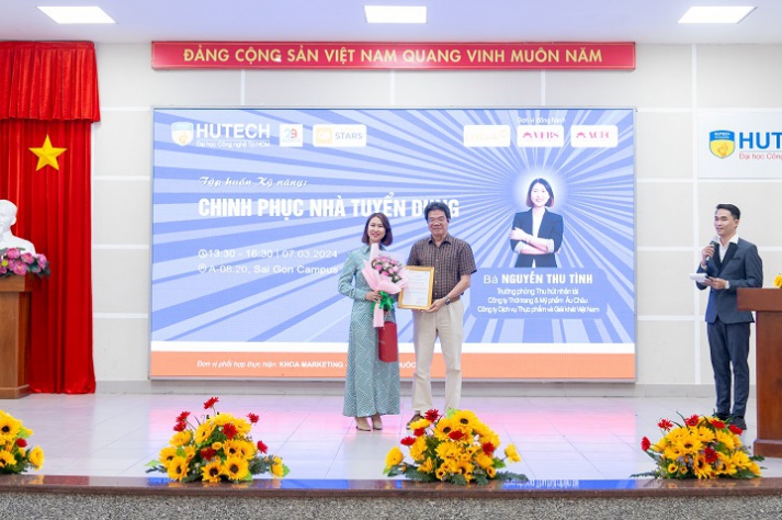13Win 21 link không chặn Khoa Marketing - Kinh doanh quốc tế 13WIN13 “làm giàu” hành trang, sẵn sàng chinh phục nhà tuyển dụng 16