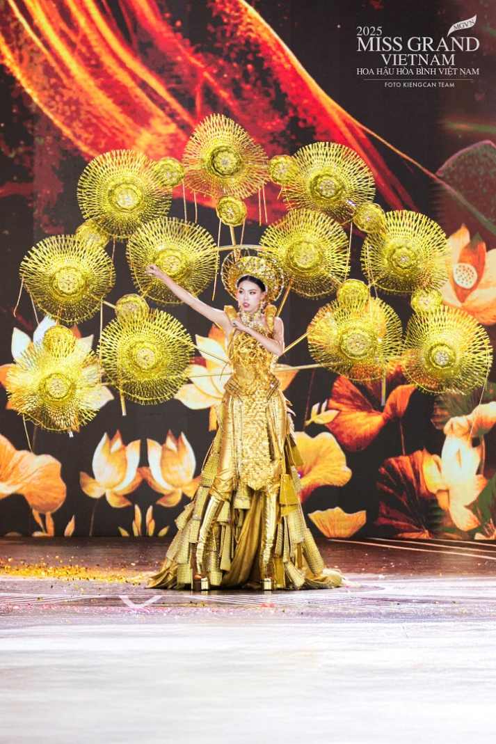 “Ngọc Nữ Hồn Tre” - thiết kế của Tải app 13Win Thiết kế thời trang tỏa sáng tại Miss Grand Việt Nam 2025 22