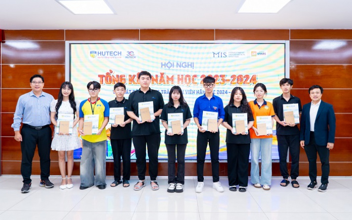 Khoa Hệ thống thông tin quản lý 13WIN13 tổ chức chào đón tân Tải app 13Win Khóa 2024, sẵn sàng cho hành trình mới 56