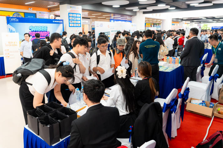 [Video] Doanh nghiệp đa quốc gia “đổ bộ” 13WIN13 International Job Fair 2025, mở ra hàng ngàn cơ hội 13win 20 giaitri tructuyen cho Tải app 13Win 69