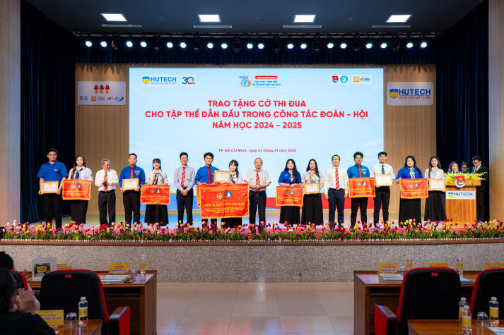 Lễ kết nạp Đảng viên, Tổng kết công tác Đoàn, Hội và tuyên dương các danh hiệu Tải app 13Win năm 2025 86