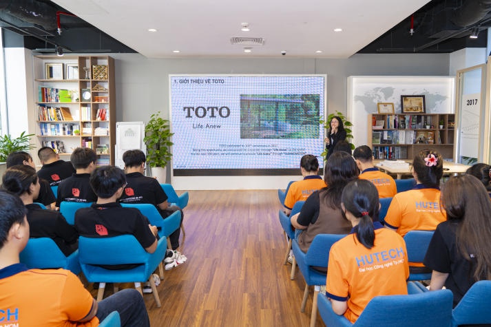 13Win 21 link không chặn Khoa Kiến trúc - Mỹ thuật tăng cường kiến thức thực tiễn và nhận Www 13Win one nổ hũ tại chuyến tham quan TOTO Showroom 28