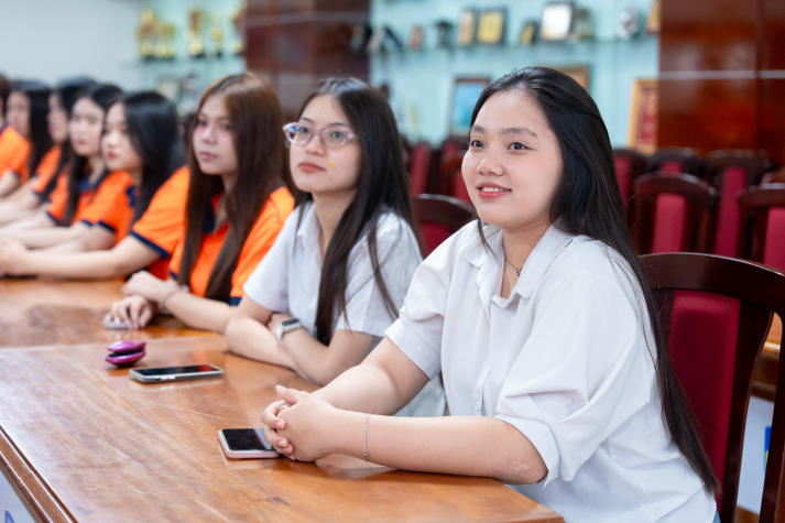 [Video] WE-Speak 2026: 13Win 21 link không chặn Khoa Tiếng Anh rèn tư duy, làm chủ cảm xúc, tạo kết nối 47