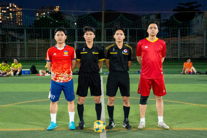 [Hội thao CB-GV-NV 13WIN13 2025]: Bóng đá nam xác định hai đội tranh ngôi vô địch 72