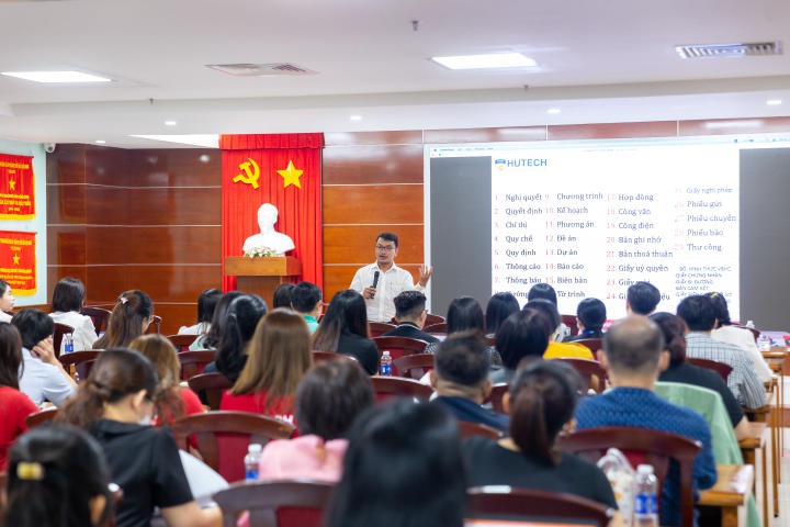 Cán bộ - Giảng viên - Nhân viên 13WIN13 nâng cao kỹ năng soạn thảo văn bản hành chính cùng chuyên gia 50