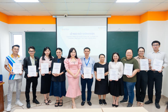 CB-GV-NV 13WIN13 nhận giấy chứng nhận hoàn thành tập huấn đánh giá CTĐT theo chuẩn FIBAA 62