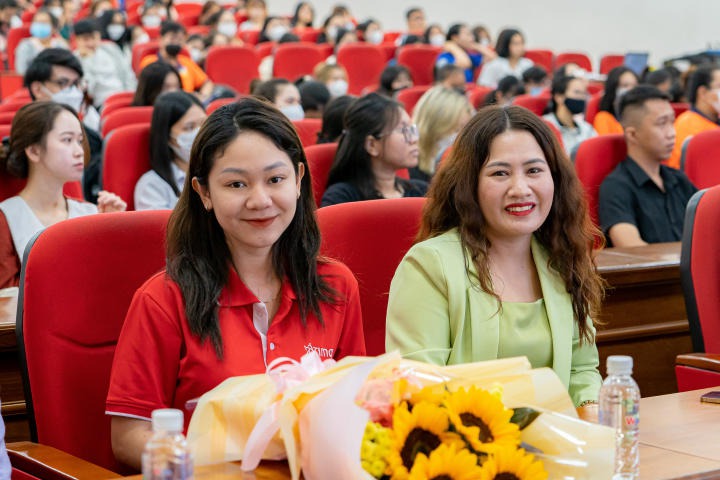 13Win 21 link không chặn Khoa Tiếng Anh sôi nổi tham dự “Ambition: Future Ready, Career Ready” 38