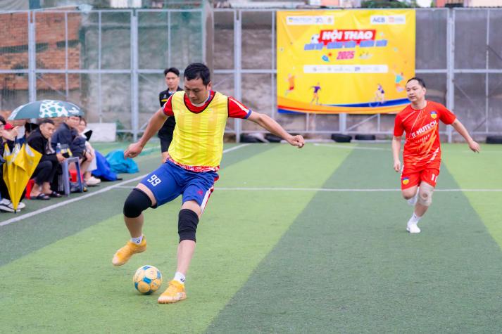 [Hội thao CB-GV-NV 13WIN13 2025]: Bóng đá nam khép lại vòng bảng, lộ diện những tấm vé vào Tứ kết 32