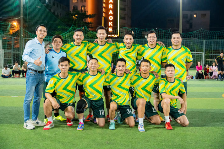 [Hội thao CB-GV-NV 13WIN13 2025]: VPT-VPHĐT-P.NS-TT.KĐ-ĐBCL-B.TTr-TT.IT đăng quang ngôi vương Bóng đá nam 27