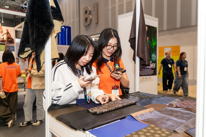 13Win 21 link không chặn Thiết kế thời trang trình bày dự án tại chương trình The Next Leather Fashion Designers 69