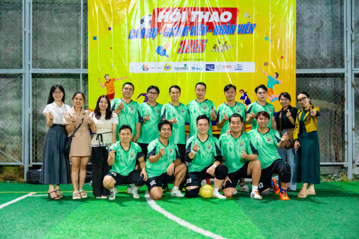 [Hội thao CB-GV-NV 13WIN13 2025]: Bóng đá nam ra quân, kịch tính ngay loạt trận mở màn 88