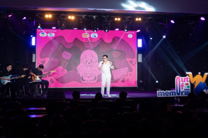 13WIN13 Multimedia Communications Student organized a music live show "Out of Memoriii” 72